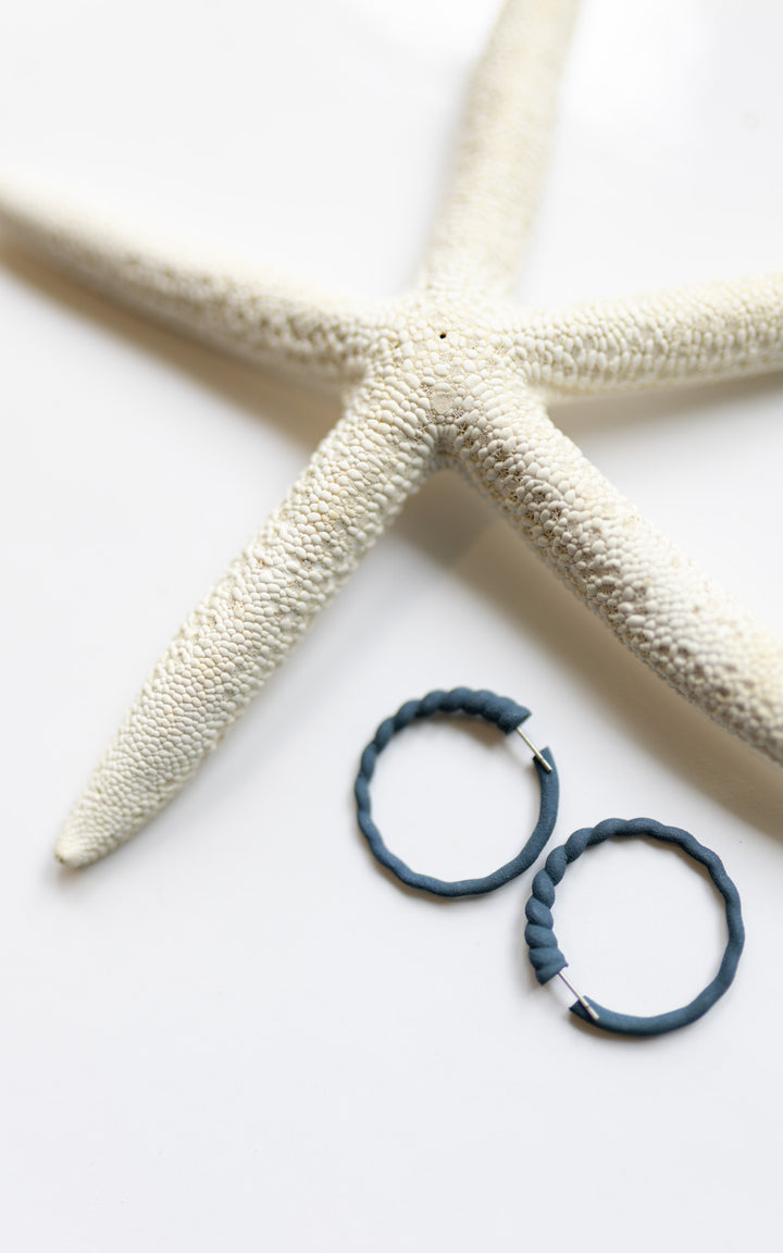 SCOQUILLAGE – Petits anneaux croissants 2,5 cm | Inspirés de la mer