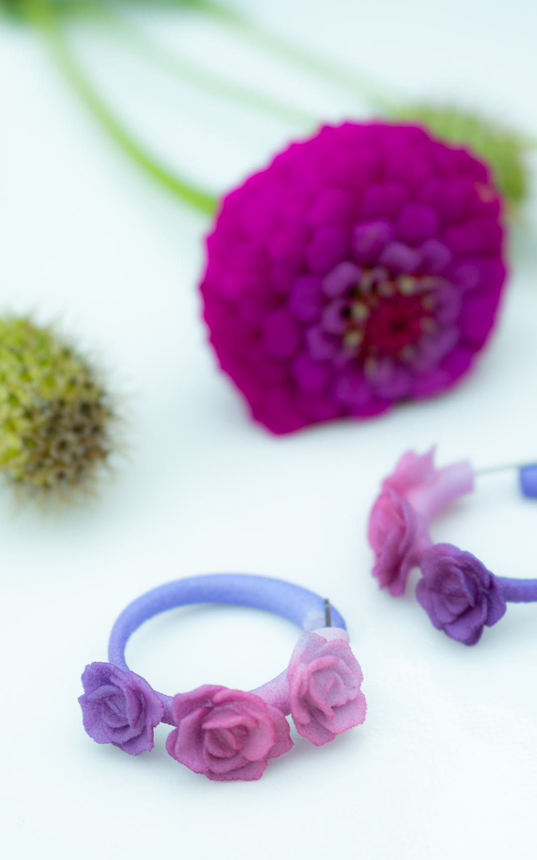 MINI-FLAMENCO – Boucles d’oreilles anneaux ornés de roses 3D