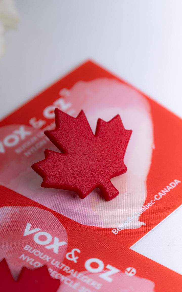 Épinglette Feuille d’Érable — Bijou canadien contemporain ultraléger