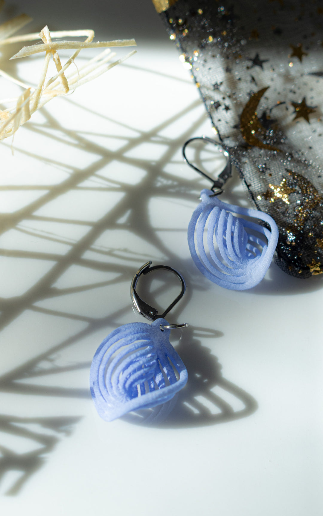 NEBULA – Boucles d’oreilles spiralées 3D ultralégères