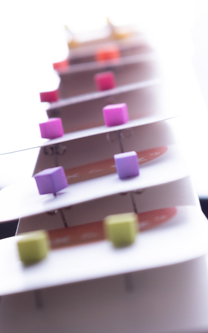 CUBIC – Puces d’oreilles cube en nylon recyclé | Minimalisme 3D