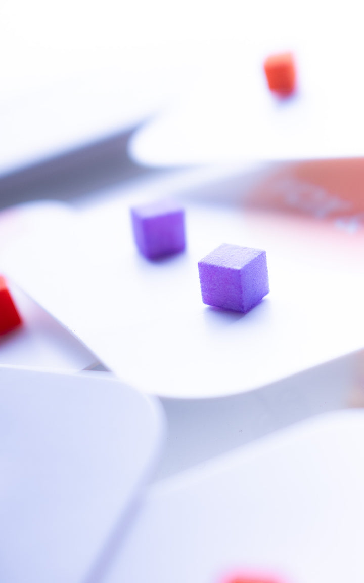 CUBIC – Puces d’oreilles cube en nylon recyclé | Minimalisme 3D