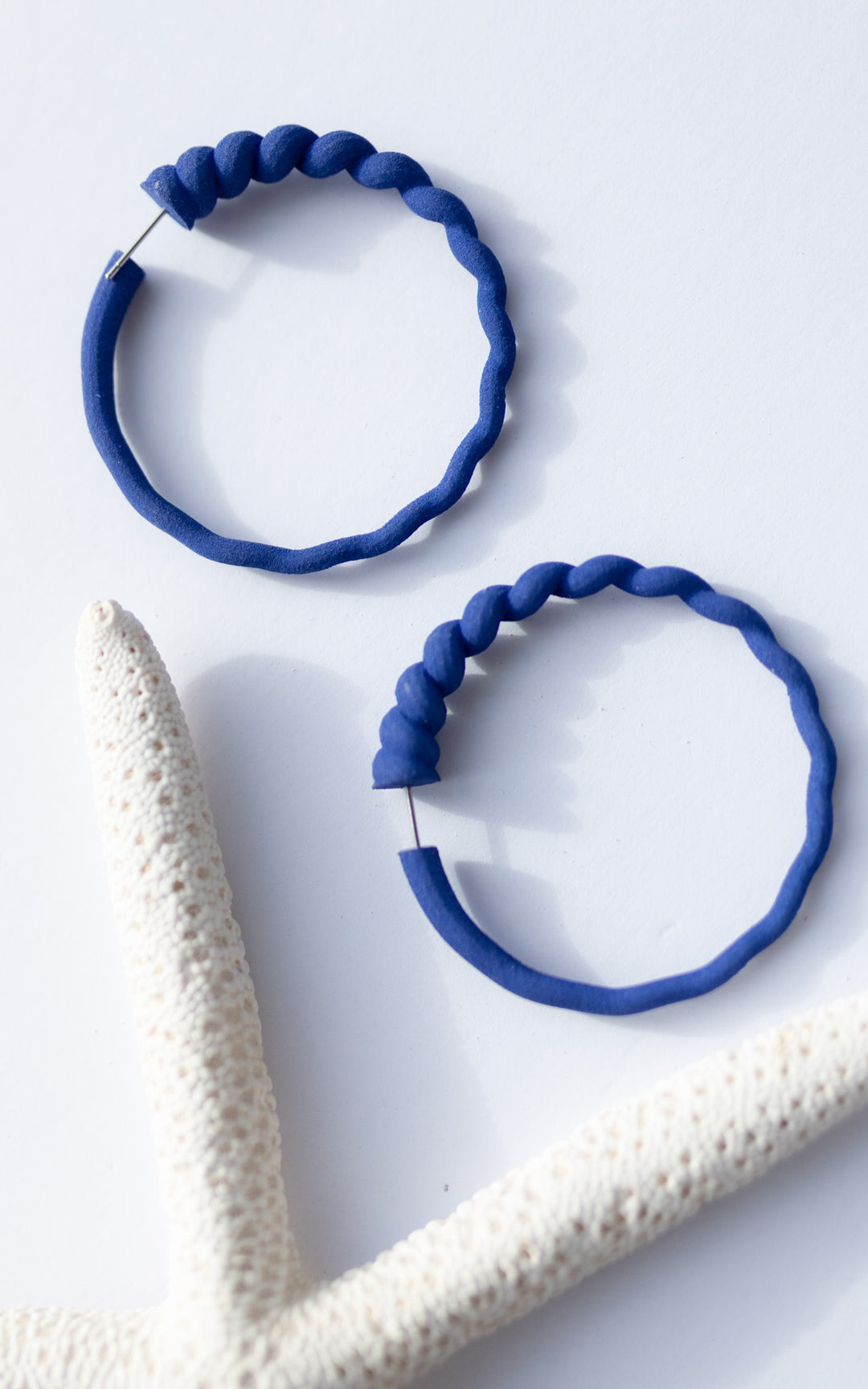 SCOQUILLAGE – Grands anneaux croissants 3D | Colorés & ultralégers (5 cm)