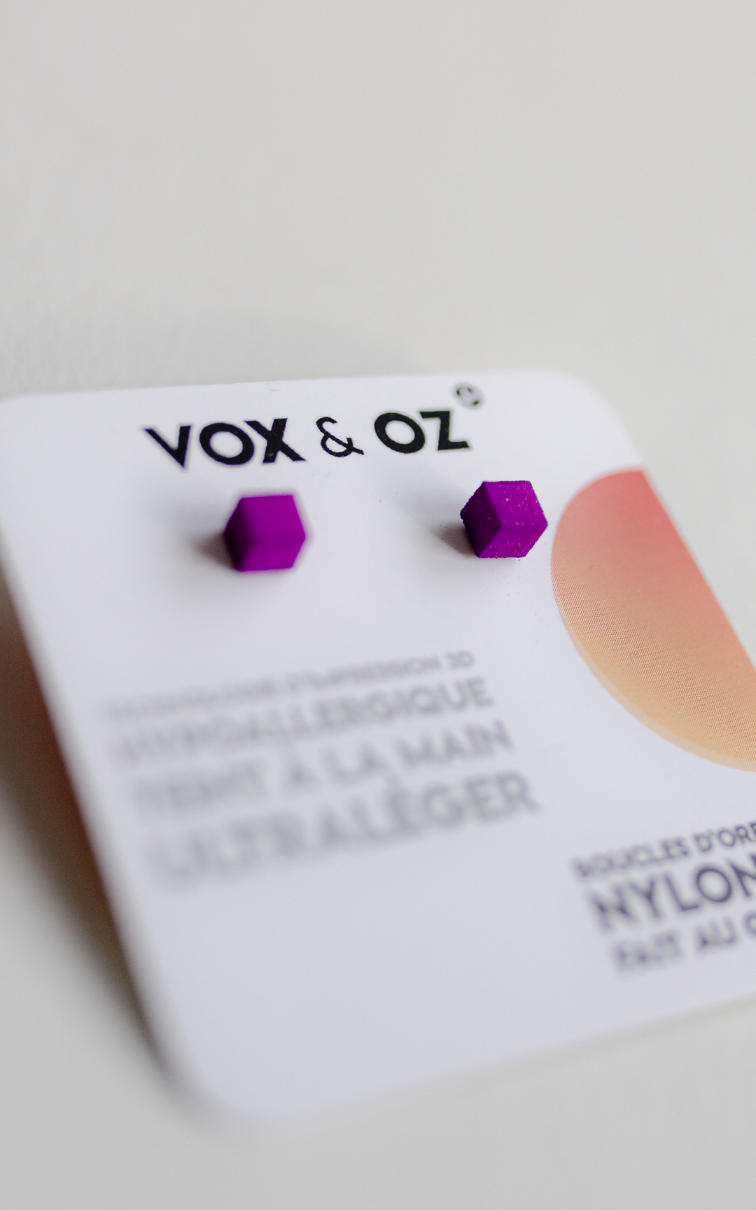 CUBIC – Puces d’oreilles cube en nylon recyclé | Minimalisme 3D