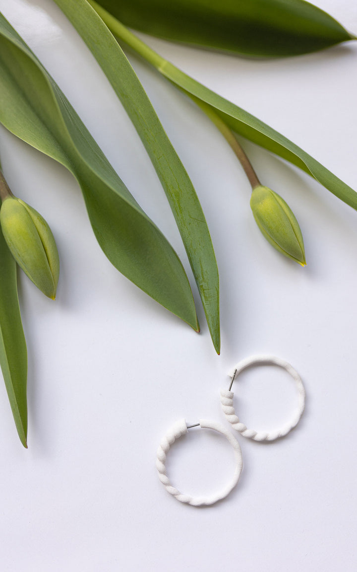 SCOQUILLAGE – Petits anneaux croissants 2,5 cm | Inspirés de la mer