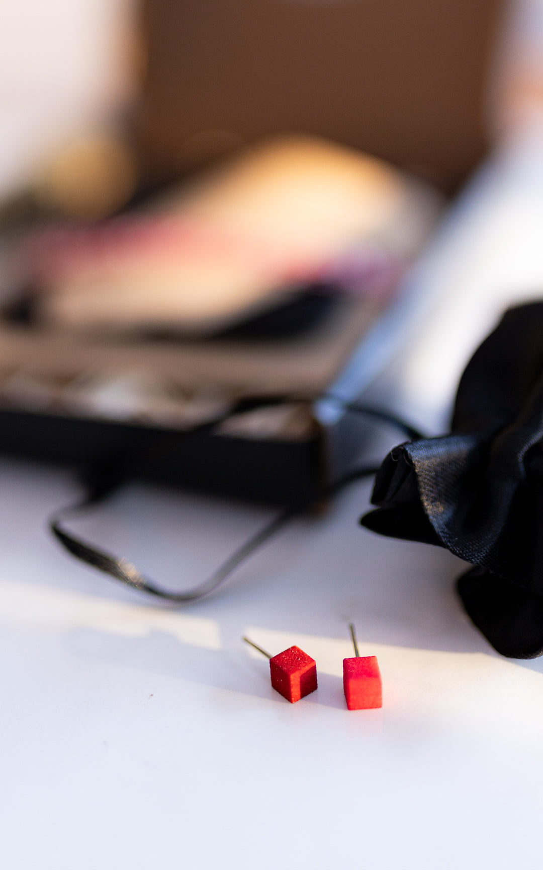 CUBIC – Puces d’oreilles cube en nylon recyclé | Minimalisme 3D