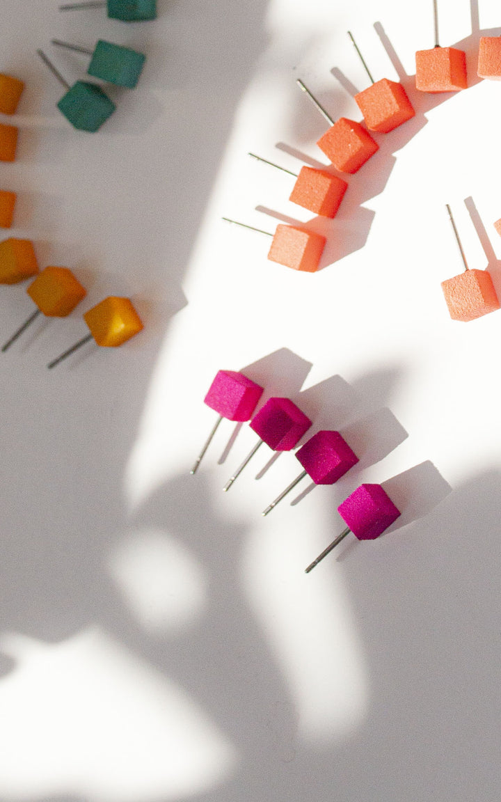 CUBIC – Puces d’oreilles cube en nylon recyclé | Minimalisme 3D