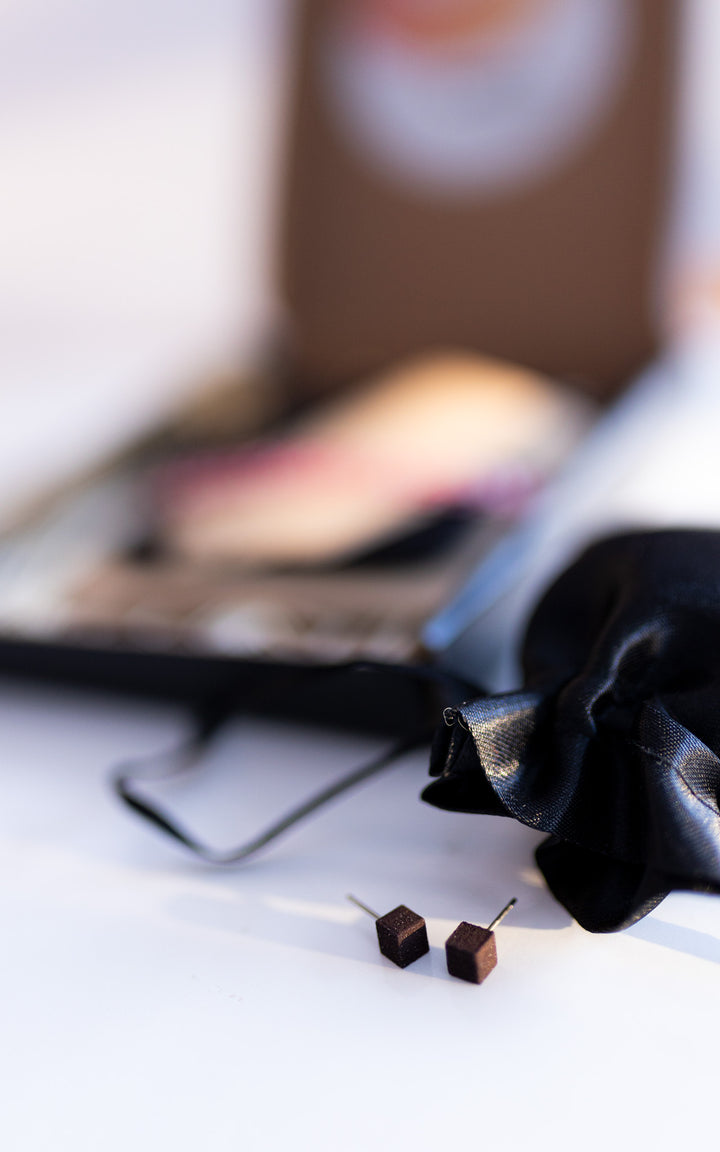 CUBIC – Puces d’oreilles cube en nylon recyclé | Minimalisme 3D