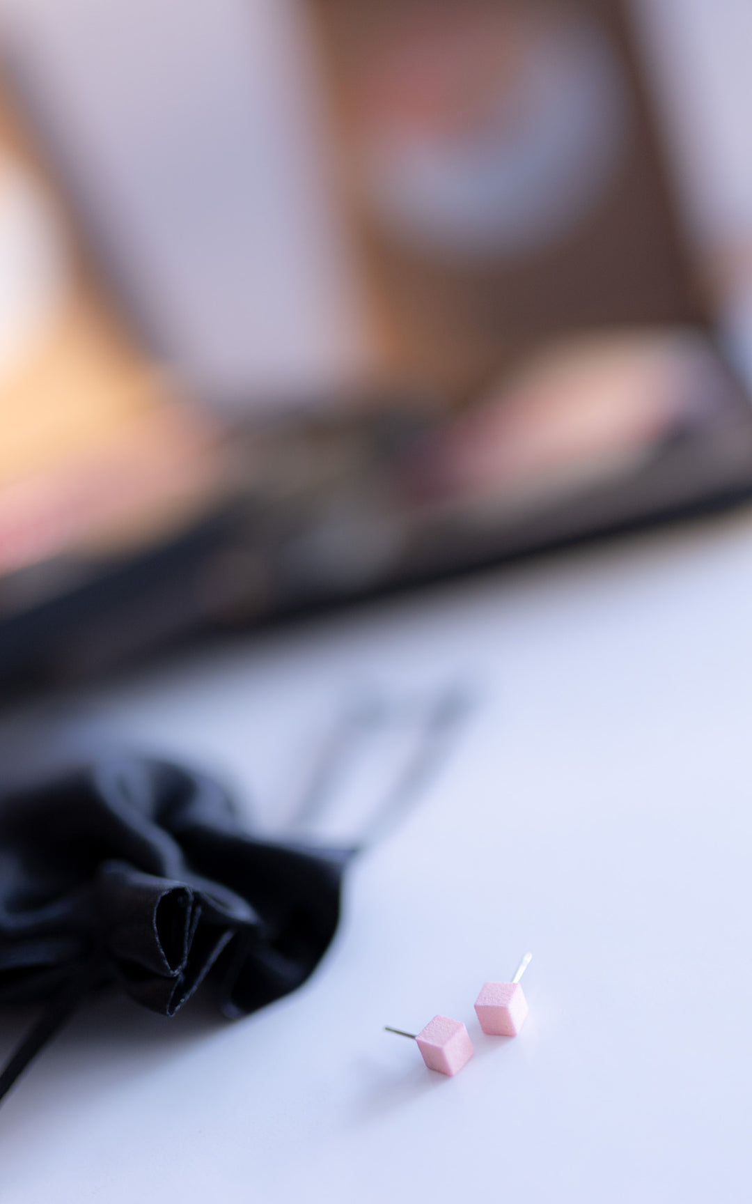 CUBIC – Puces d’oreilles cube en nylon recyclé | Minimalisme 3D