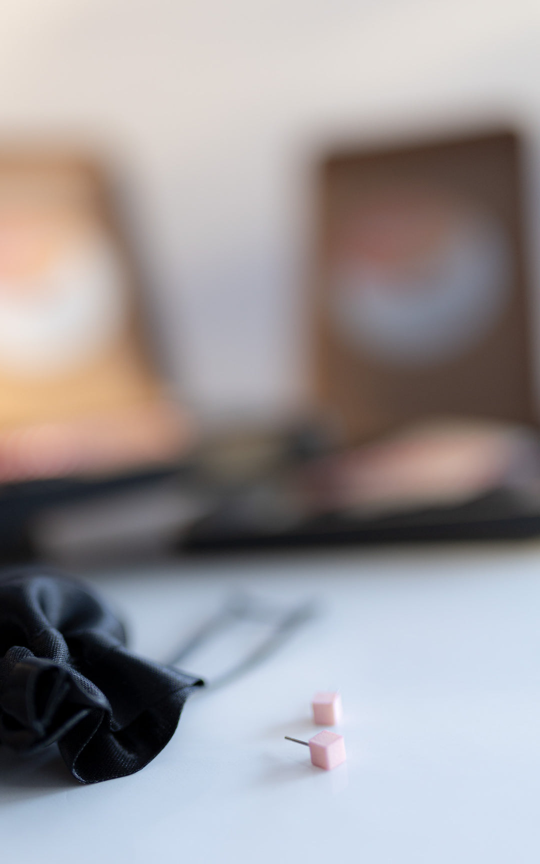 CUBIC – Puces d’oreilles cube en nylon recyclé | Minimalisme 3D