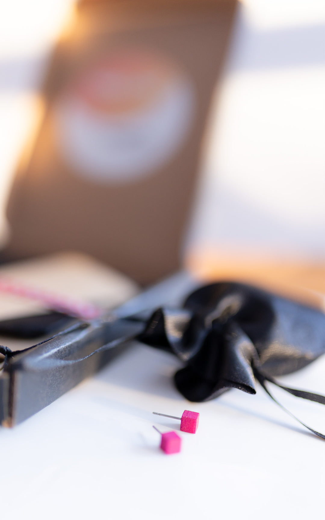 CUBIC – Puces d’oreilles cube en nylon recyclé | Minimalisme 3D