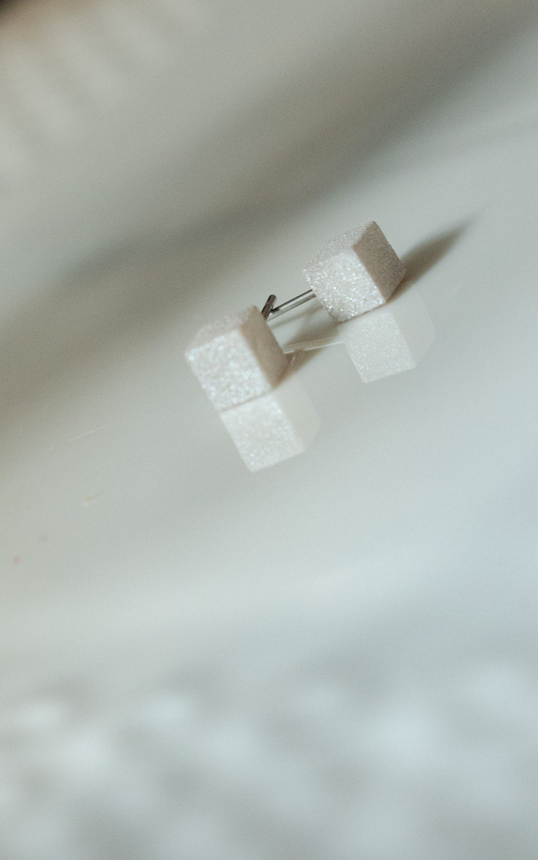 CUBIC – Puces d’oreilles cube en nylon recyclé | Minimalisme 3D