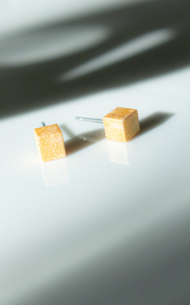 CUBIC – Puces d’oreilles cube en nylon recyclé | Minimalisme 3D