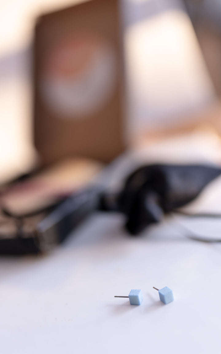 CUBIC – Puces d’oreilles cube en nylon recyclé | Minimalisme 3D