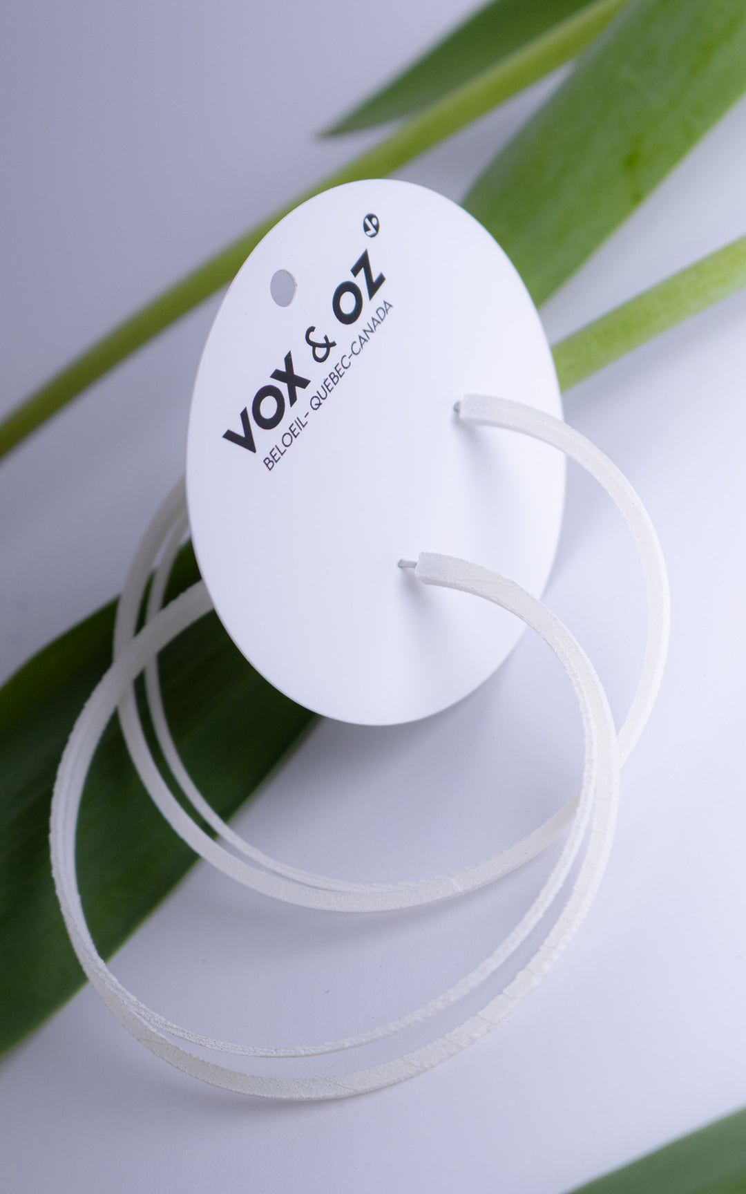 Anneaux SCOOP 7 cm blanc mat en nylon recyclé imprimé 3D — boucles d’oreilles doubles ultralégères fabriquées au Québec par Vox &amp; Oz
