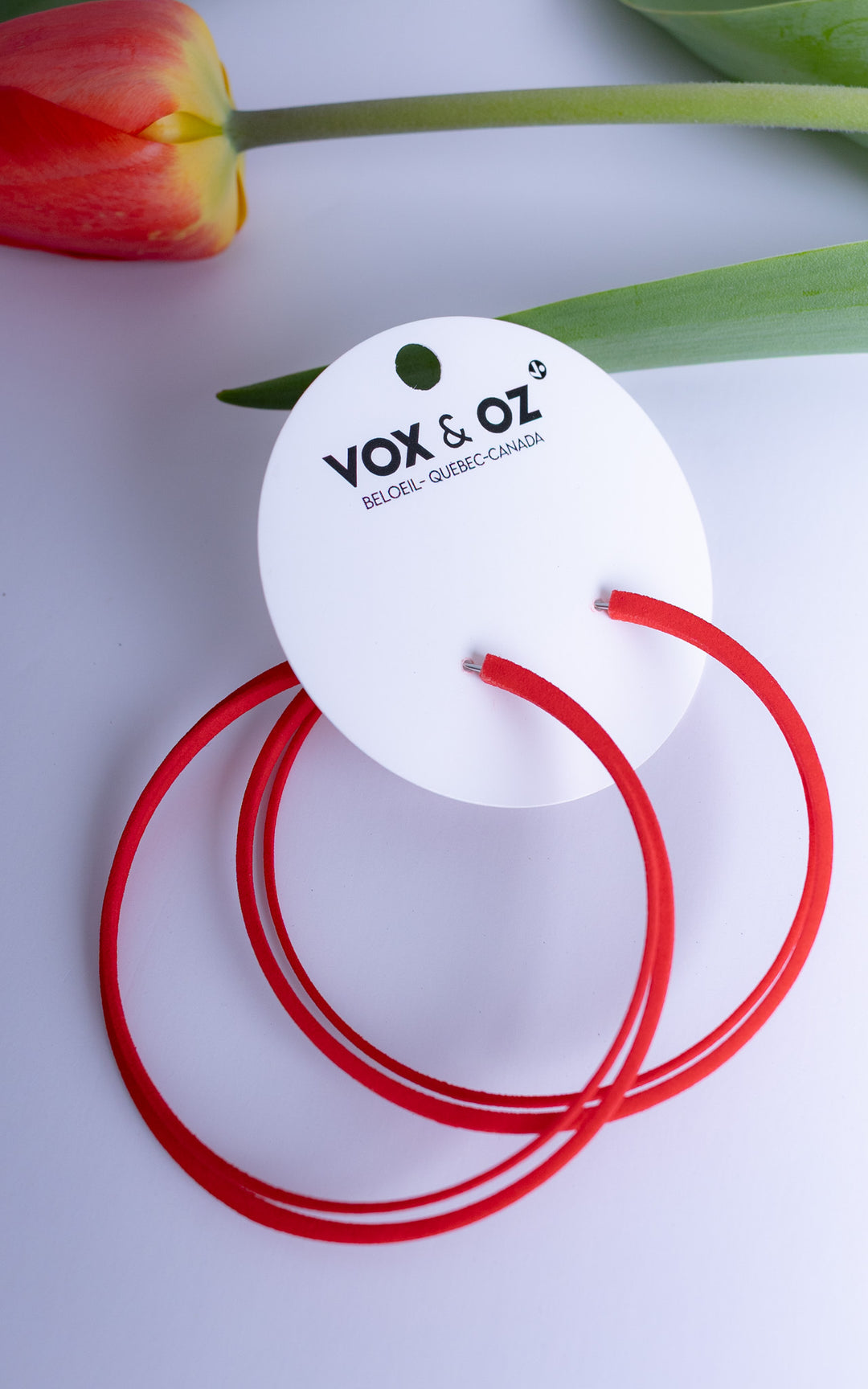 Anneaux SCOOP 7 cm rouge écarlate en nylon recyclé imprimé 3D — boucles d’oreilles doubles ultralégères fabriquées au Québec par Vox &amp; Oz