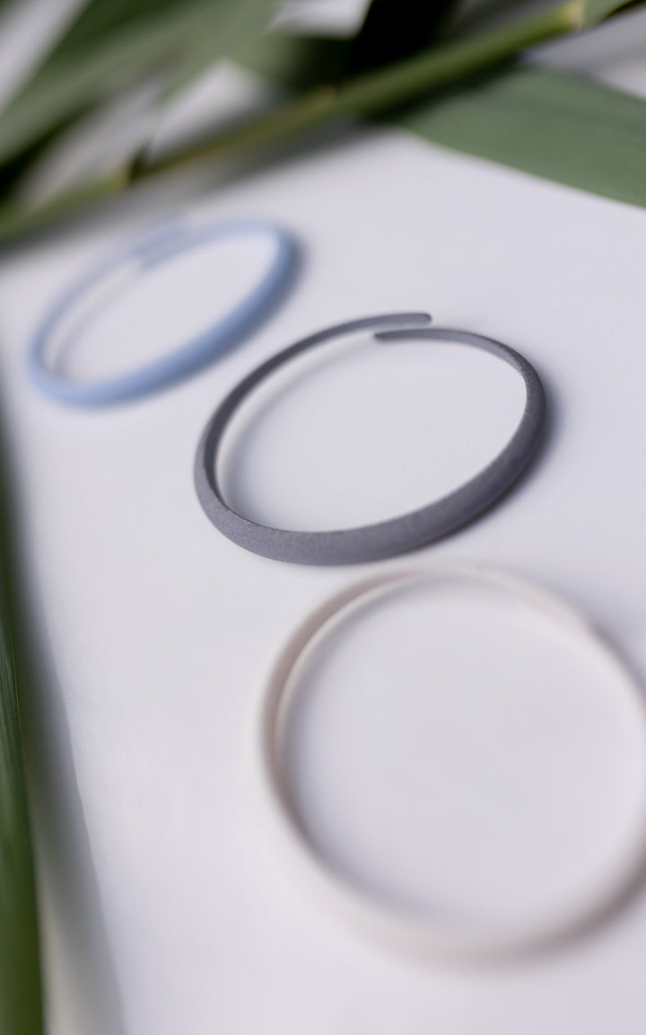 Bracelet gris impression 3D ultraléger souple et parfait pour les petit poignet,