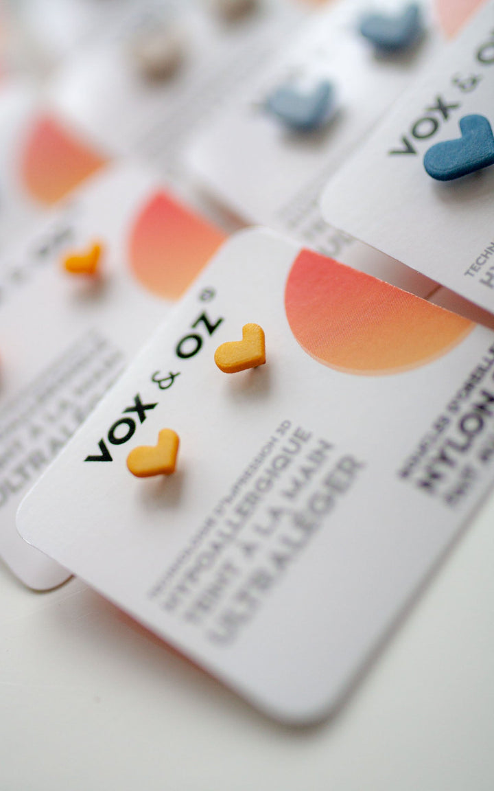 Boucles d’oreilles oranges  cœur Mini-Z’amour en nylon recyclé – Vox & Oz"