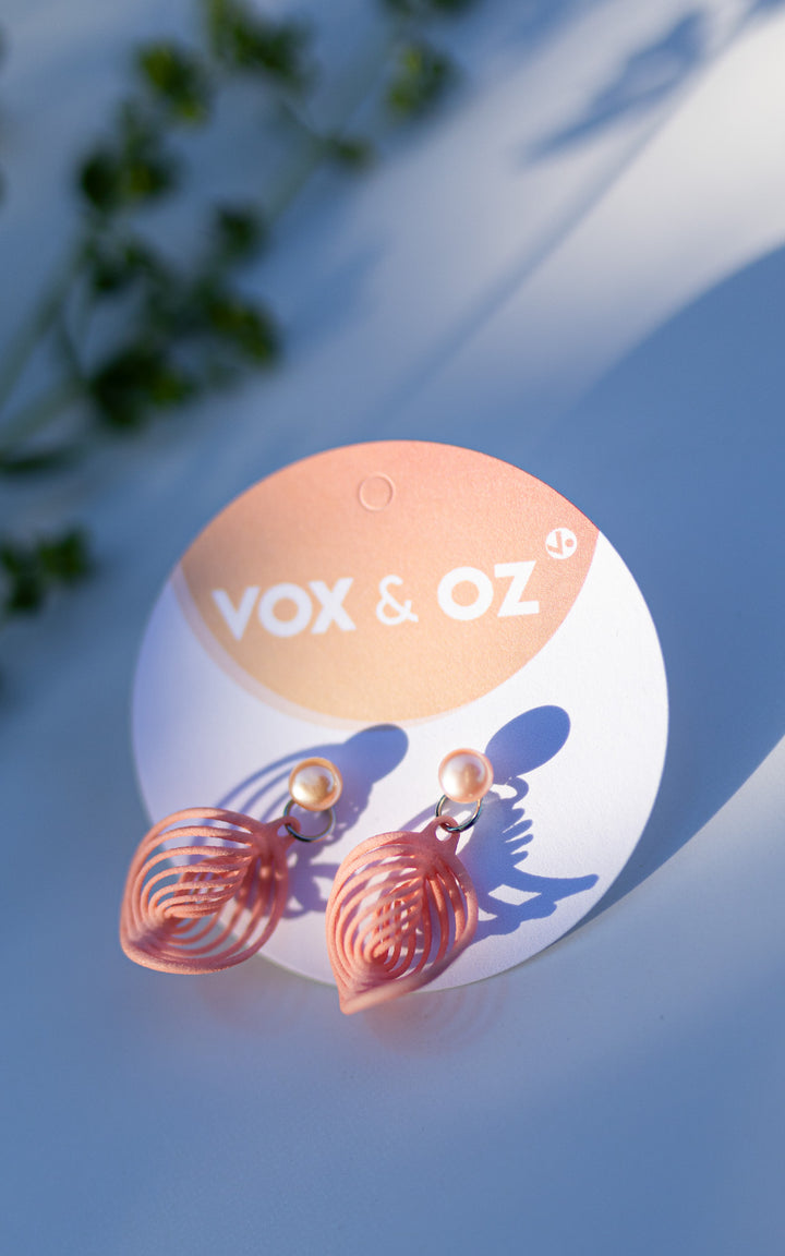 NEBULA Perle – Boucles d’oreilles spiralées 3D et perle d’eau douce