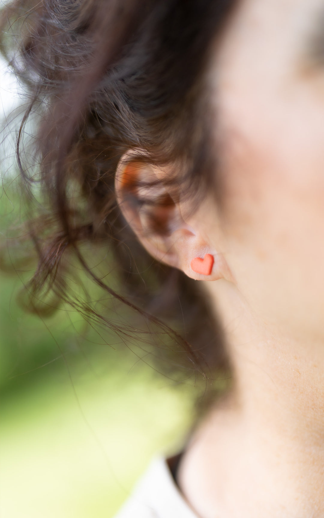 Boucles d’oreilles corail cœur Mini-Z’amour en nylon recyclé – Vox & Oz"